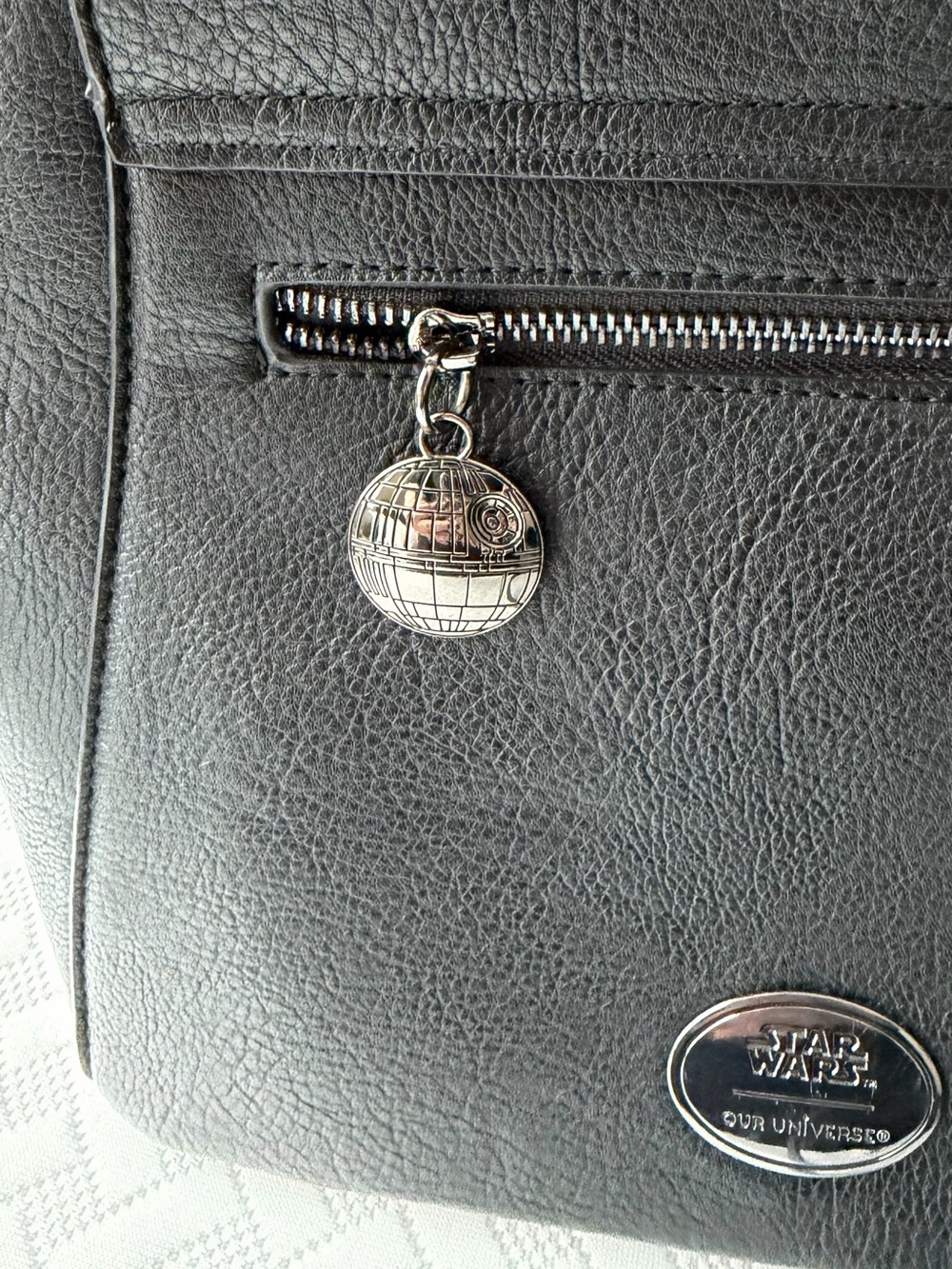 Darth Vader Lightsaber Purse - Picture 5 of 6